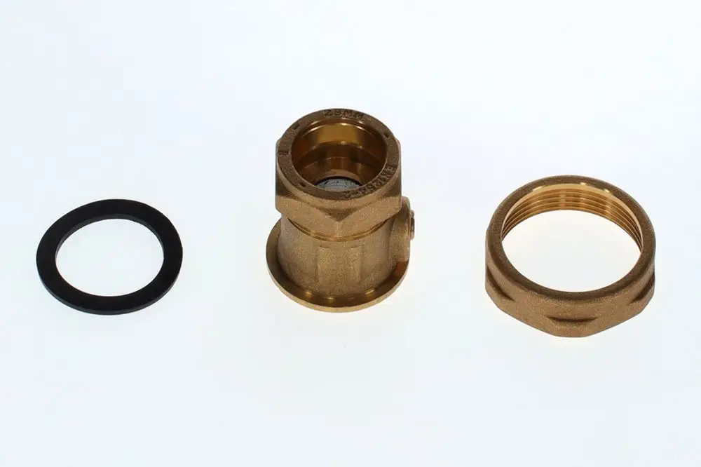 Drei einzelne Bauteile eines Absperrventils: ein zylindrisches Gehäuse und zwei Ringe, darunter ein schwarzer O-Ring, alle aus Metall, mit der Marke Bosch im sichtbaren Bereich.